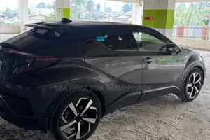 Toyota C-HR 2020 Maroon