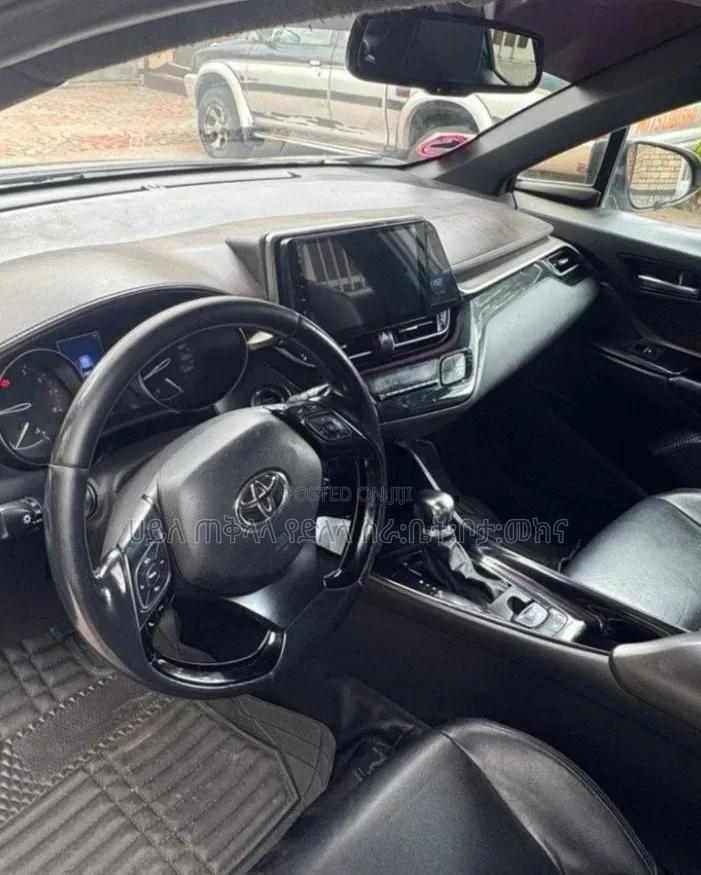 Toyota C-HR 2020 Maroon