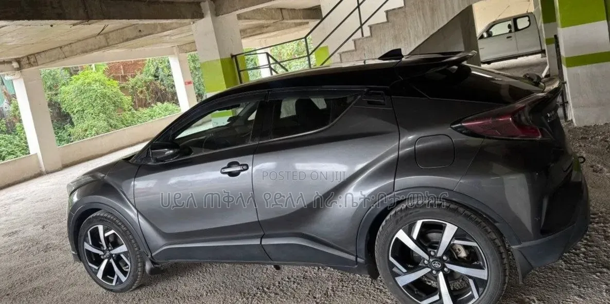 Toyota C-HR 2020 Maroon