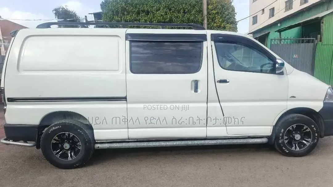 Toyota HiAce 2008 White
