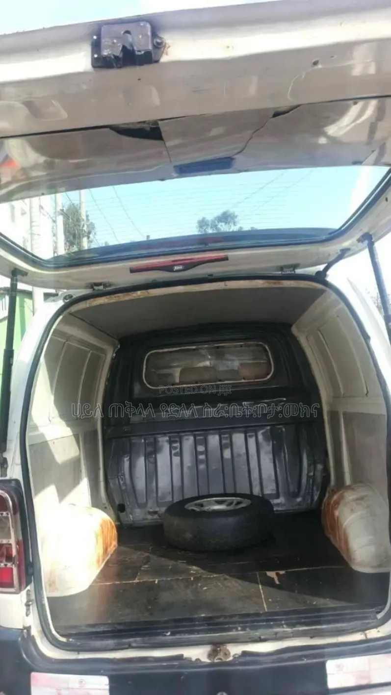 Toyota HiAce 2008 White