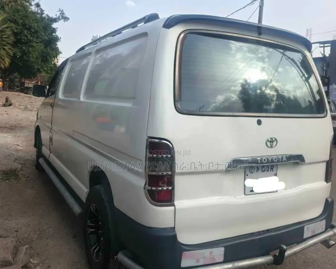 Toyota HiAce 2008 White