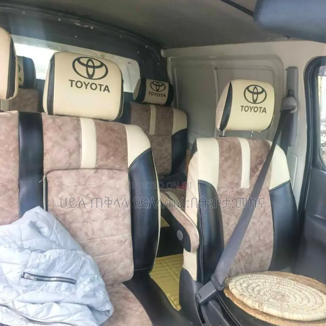 Toyota HiAce 2008 White