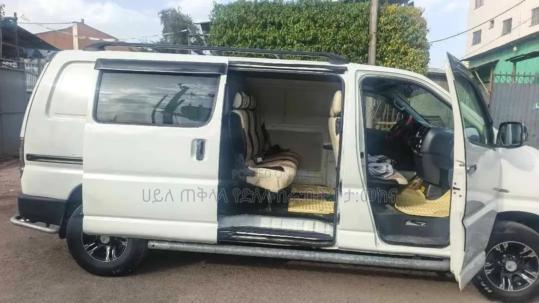Toyota HiAce 2008 White