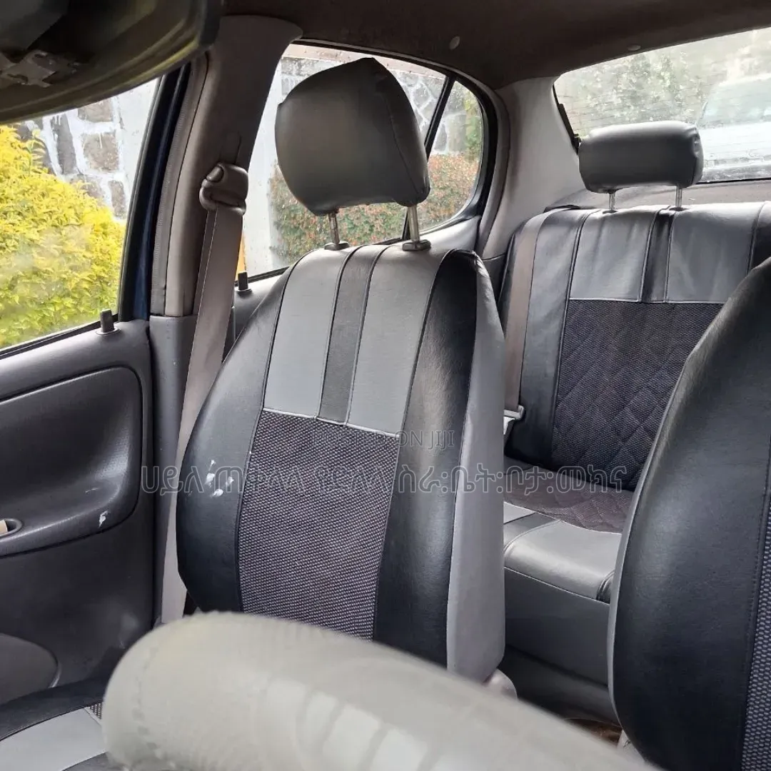 Toyota Platz 2002 Beige