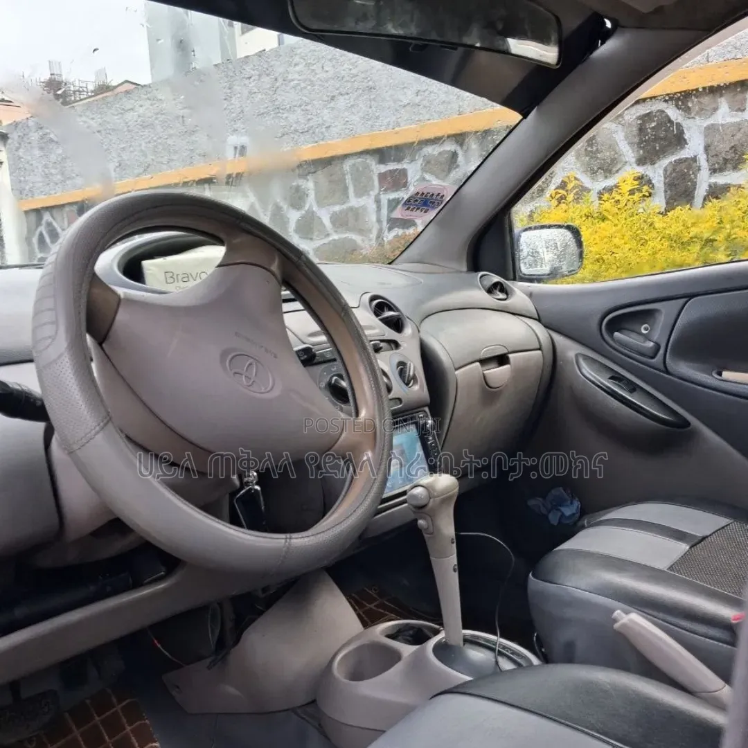 Toyota Platz 2002 Beige