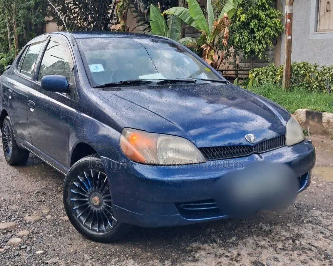 Toyota Platz 2002 Beige