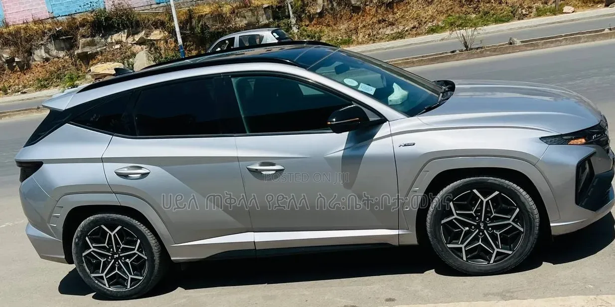Hyundai Tucson 2022 Silver
