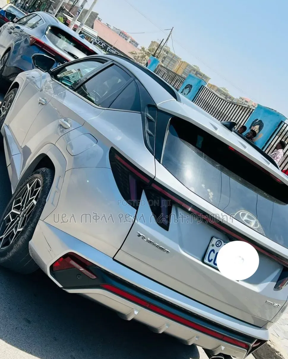 Hyundai Tucson 2022 Silver