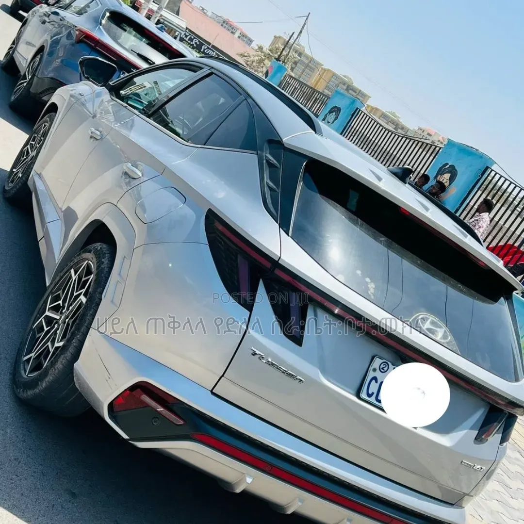 Hyundai Tucson 2022 Silver