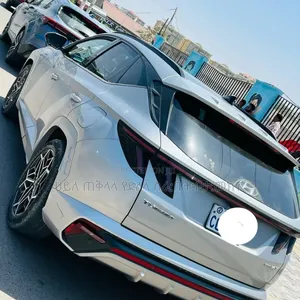 Hyundai Tucson 2022 Silver