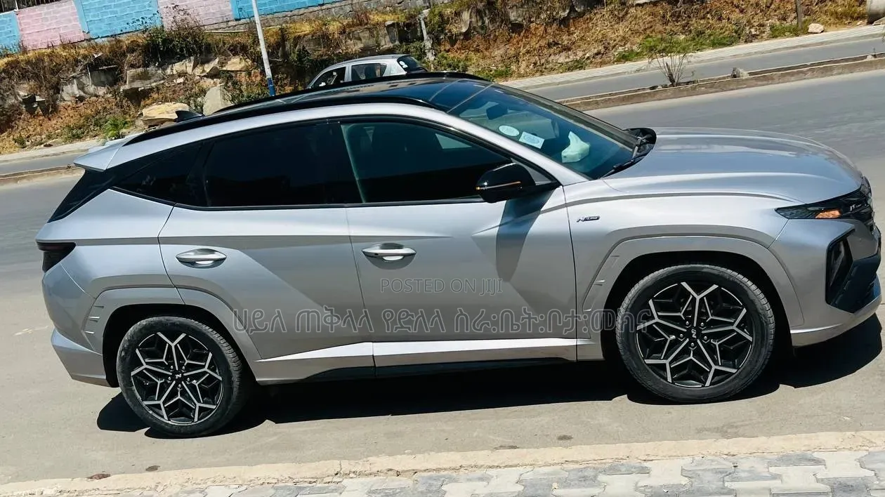 Hyundai Tucson 2022 Silver