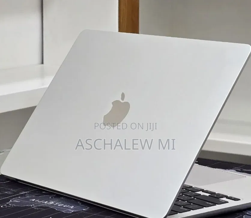 New Laptop Apple MacBook Air 2022 M2 16GB Apple M2 SSD 512GB