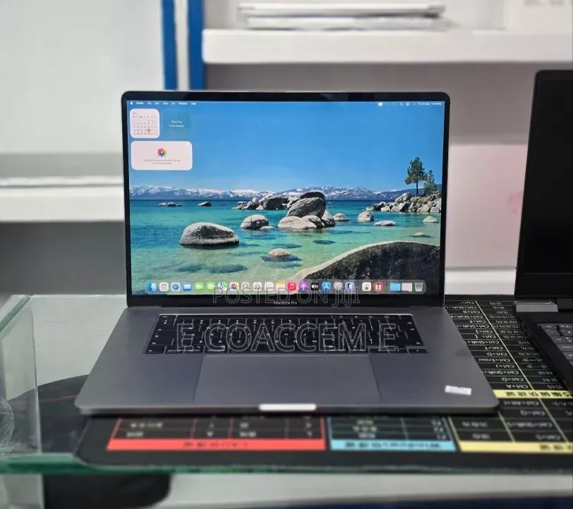 New Laptop Apple MacBook 32GB Intel Core i9 SSD 1T