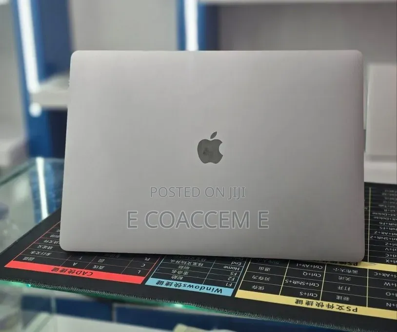 New Laptop Apple MacBook 32GB Intel Core i9 SSD 1T