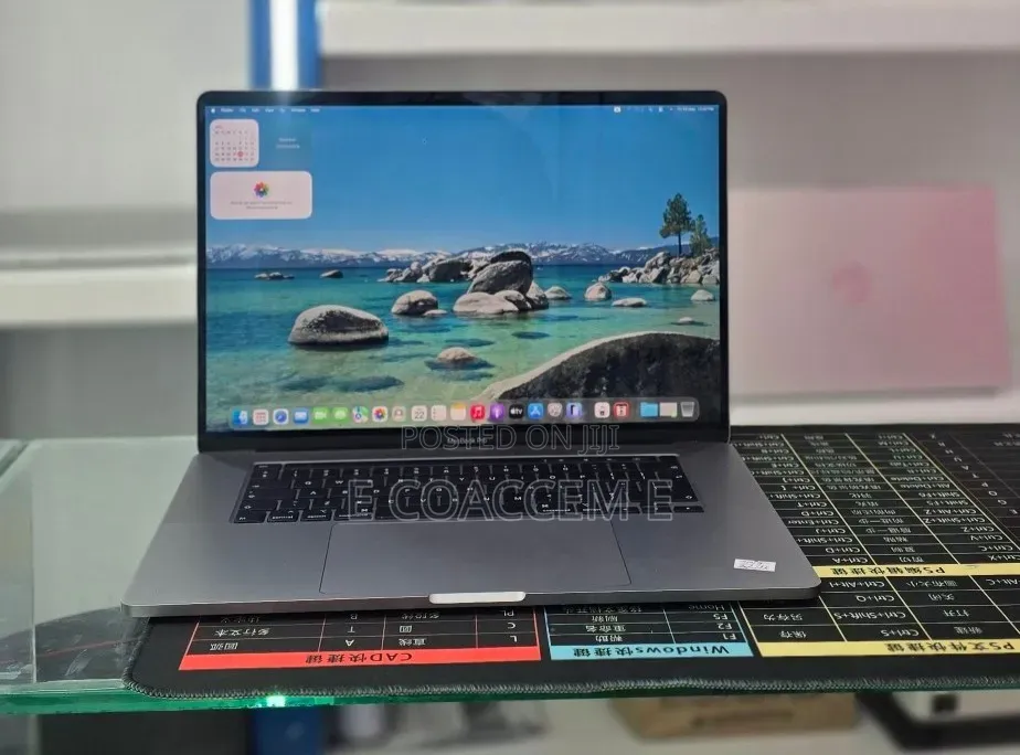 New Laptop Apple MacBook 32GB Intel Core i9 SSD 1T