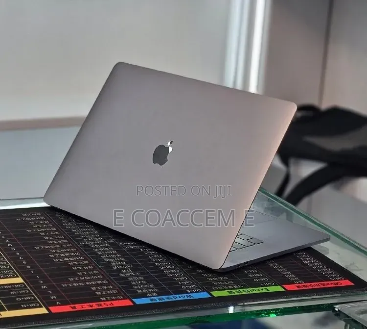 New Laptop Apple MacBook 32GB Intel Core i7 SSD 1T