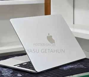 New Laptop Apple MacBook Air 2022 M2 16GB Apple M2 SSD 512GB