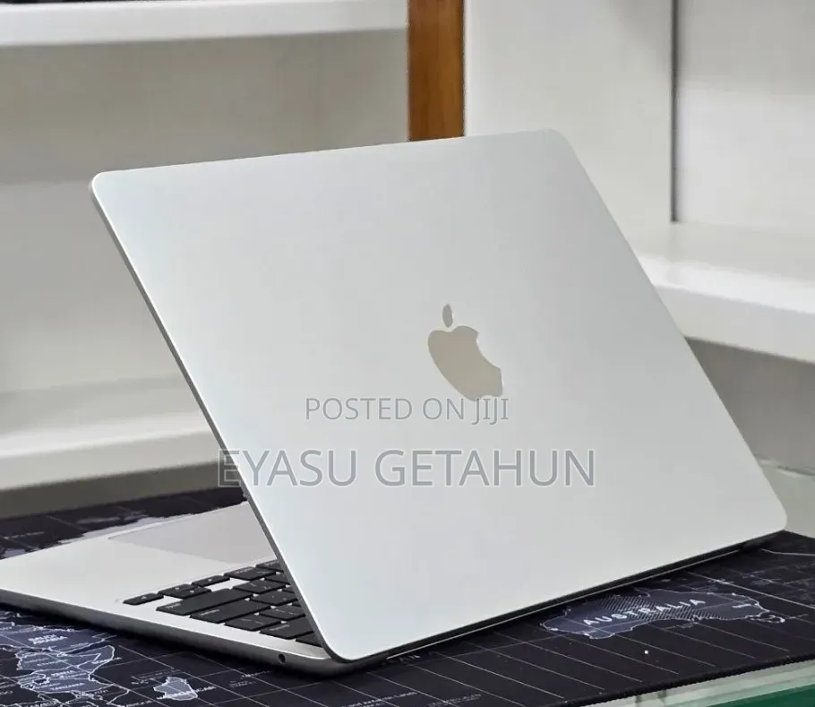 New Laptop Apple MacBook Air 2022 M2 16GB Apple M2 SSD 512GB