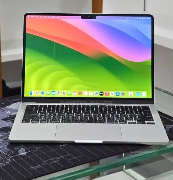 New Laptop Apple MacBook Air 2023 M2 16GB Apple M2 SSD 512GB