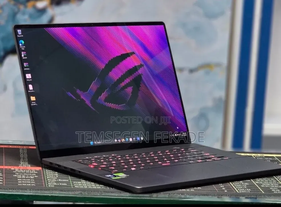 New Laptop Asus ROG Zephyrus G16 16GB Intel Core Ultra 9 SSD 1T