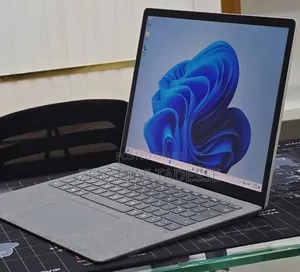 New Laptop Microsoft Surface Laptop 3 16GB Intel Core i7 SSD 512GB