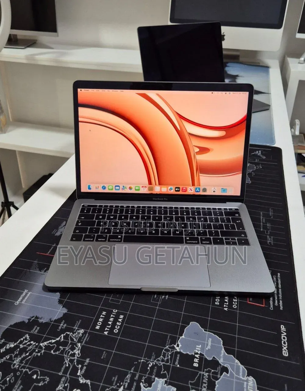 New Laptop Apple MacBook Pro 2017 8GB Intel Core i5 SSD 256GB