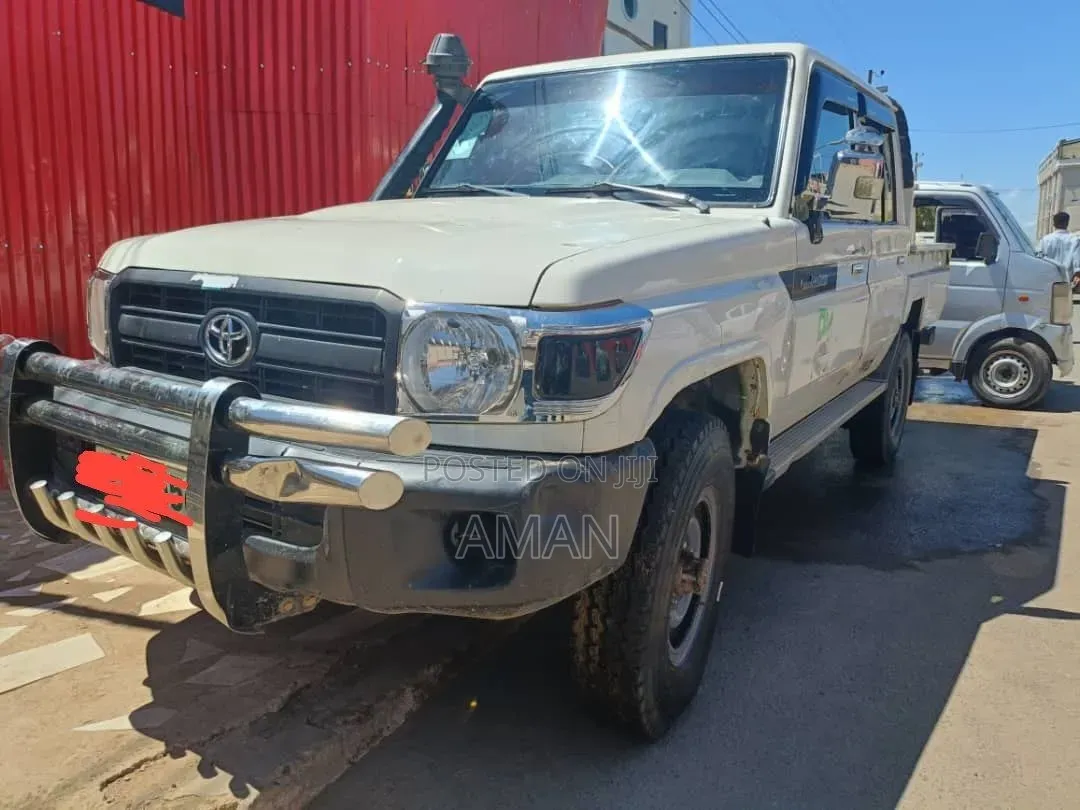 Toyota Land Cruiser 79 Series 2019 White