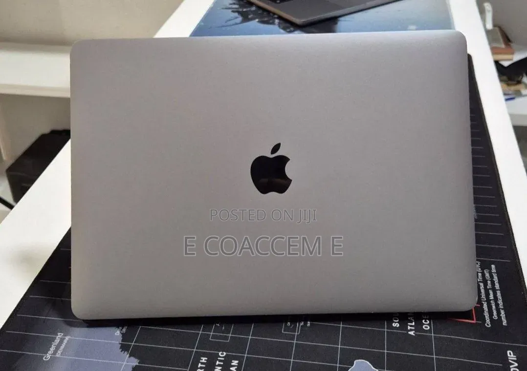 New Laptop Apple MacBook 8GB Intel Core i5 SSD 256GB