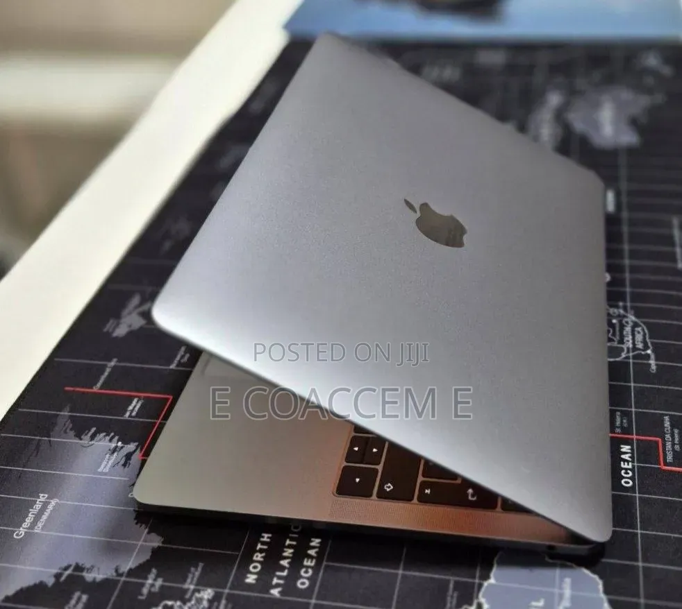 New Laptop Apple MacBook 8GB Intel Core i5 SSD 256GB