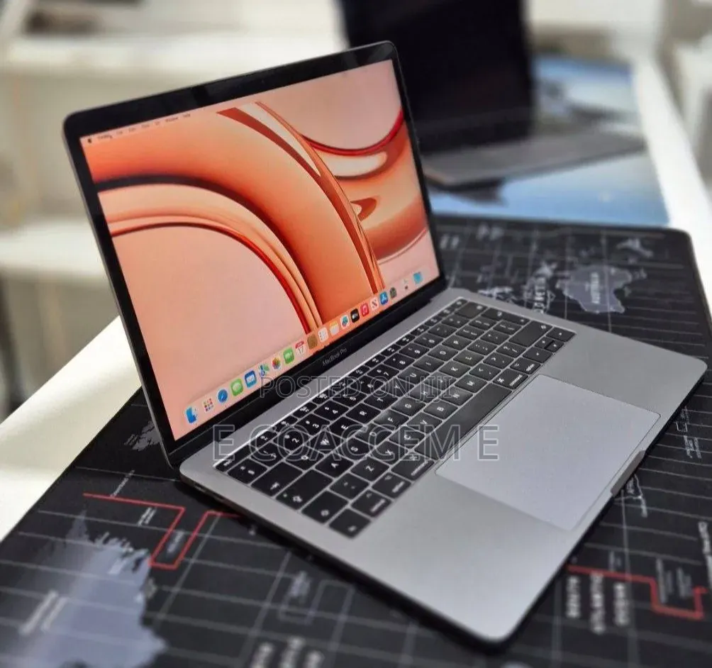 New Laptop Apple MacBook 8GB Intel Core i5 SSD 256GB