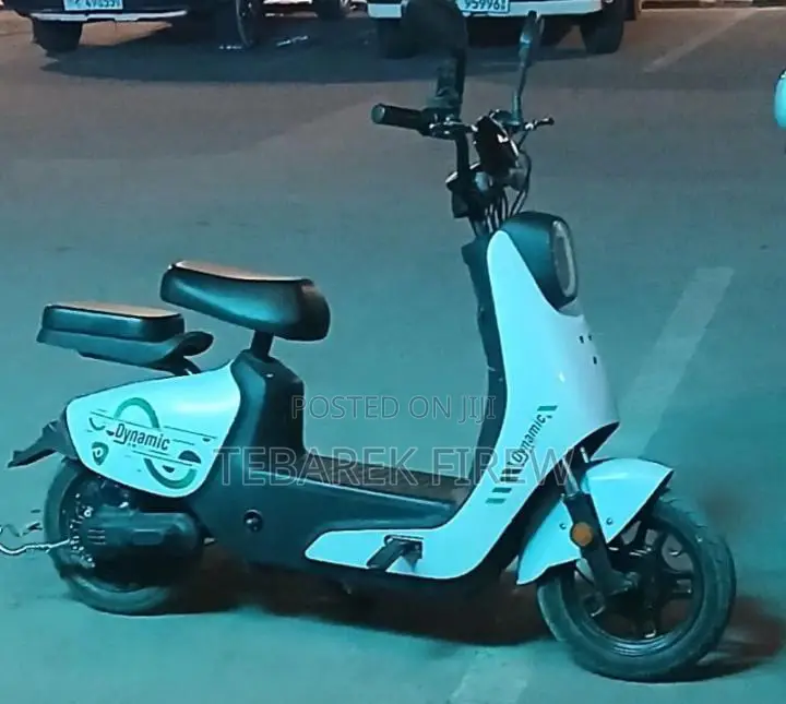Piaggio Scooter 2025 White