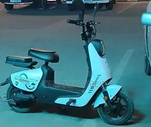 Piaggio Scooter 2025 White