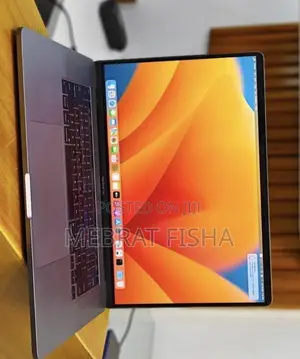 New Laptop Apple MacBook Pro 2019 16GB Intel Core i7 SSD 512GB