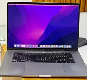 New Laptop Apple MacBook Pro 32GB AMD SSD 2T