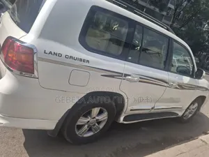 Toyota Land Cruiser 4.5 V8 GXR 2012