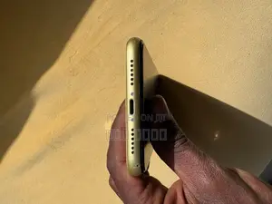 Apple iPhone 11 64 GB Yellow
