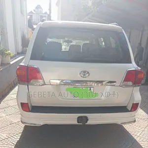 Toyota Land Cruiser 4.5 V8 GXR 2012