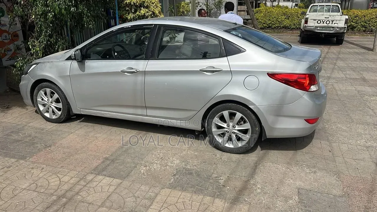 Hyundai Accent 2014 Silver