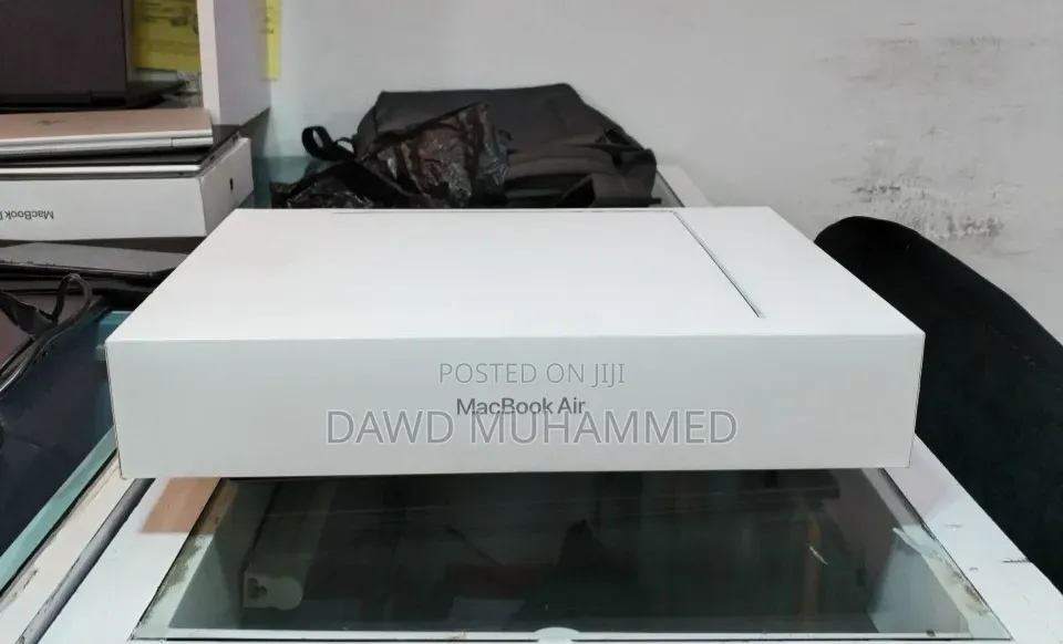 New Laptop Apple MacBook Air 2025 M4 16GB Apple M4 SSD 512GB