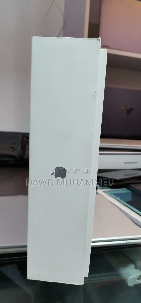 New Laptop Apple MacBook Air 2025 M4 16GB Apple M4 SSD 512GB