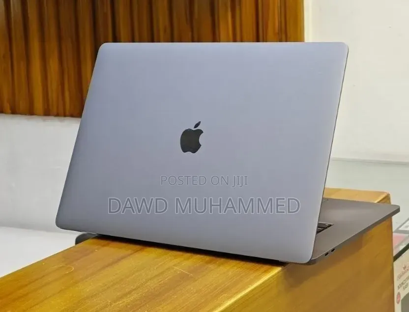 New Laptop Apple MacBook Pro 2018 32GB Intel Core i9 SSD 2T