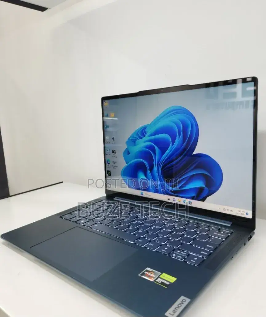 New Laptop Lenovo 16GB AMD Ryzen 7 SSD 512GB