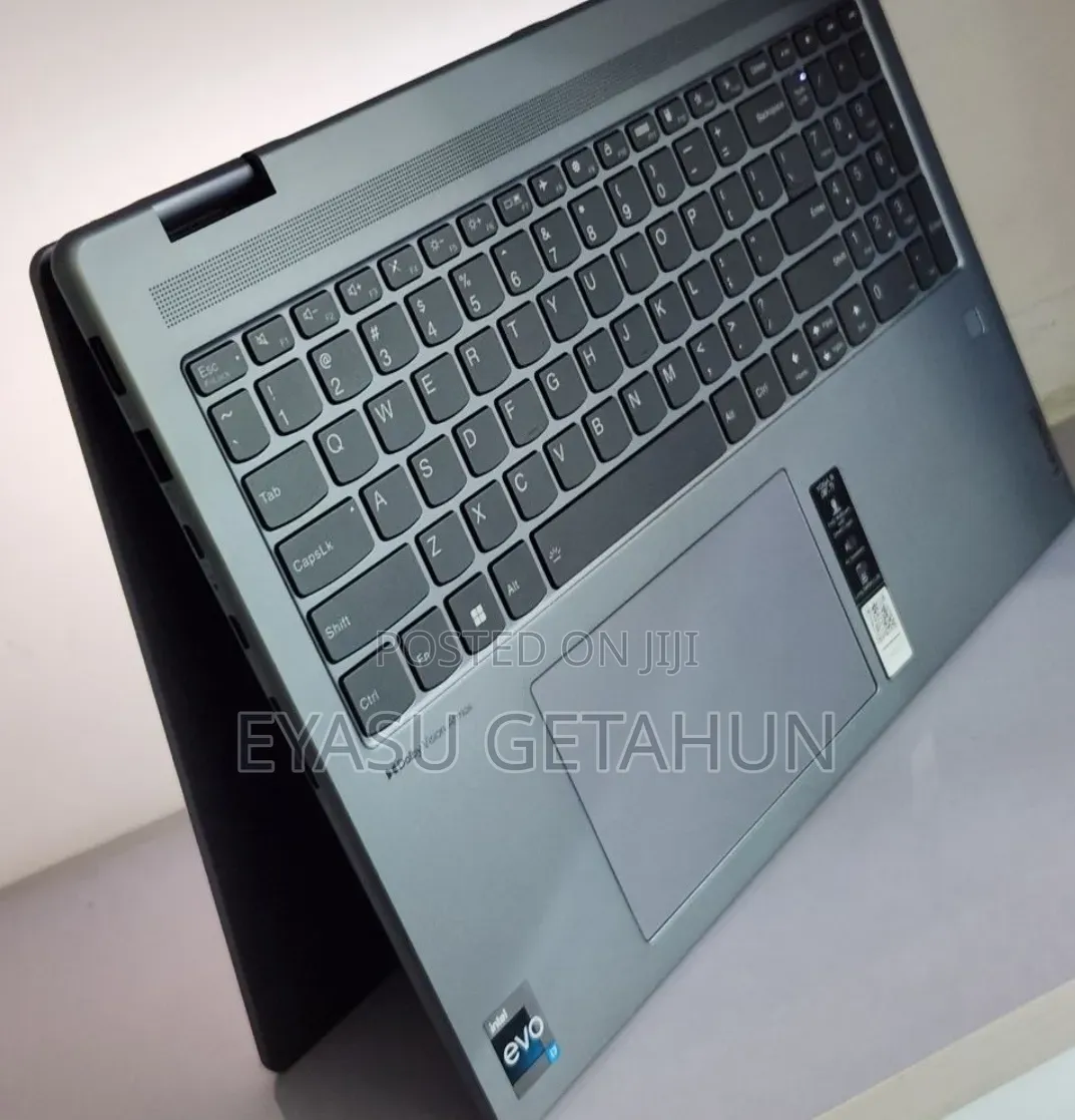 New Laptop Lenovo Yoga 7i 16GB Intel Core i7 SSD 512GB