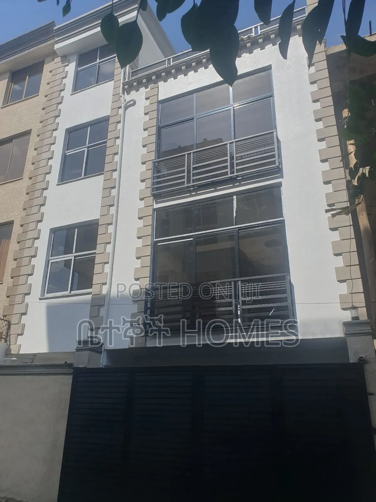 6bdrm Townhouse/Terrace in የማህበር ቤቶች, Nifas Silk-Lafto for sale