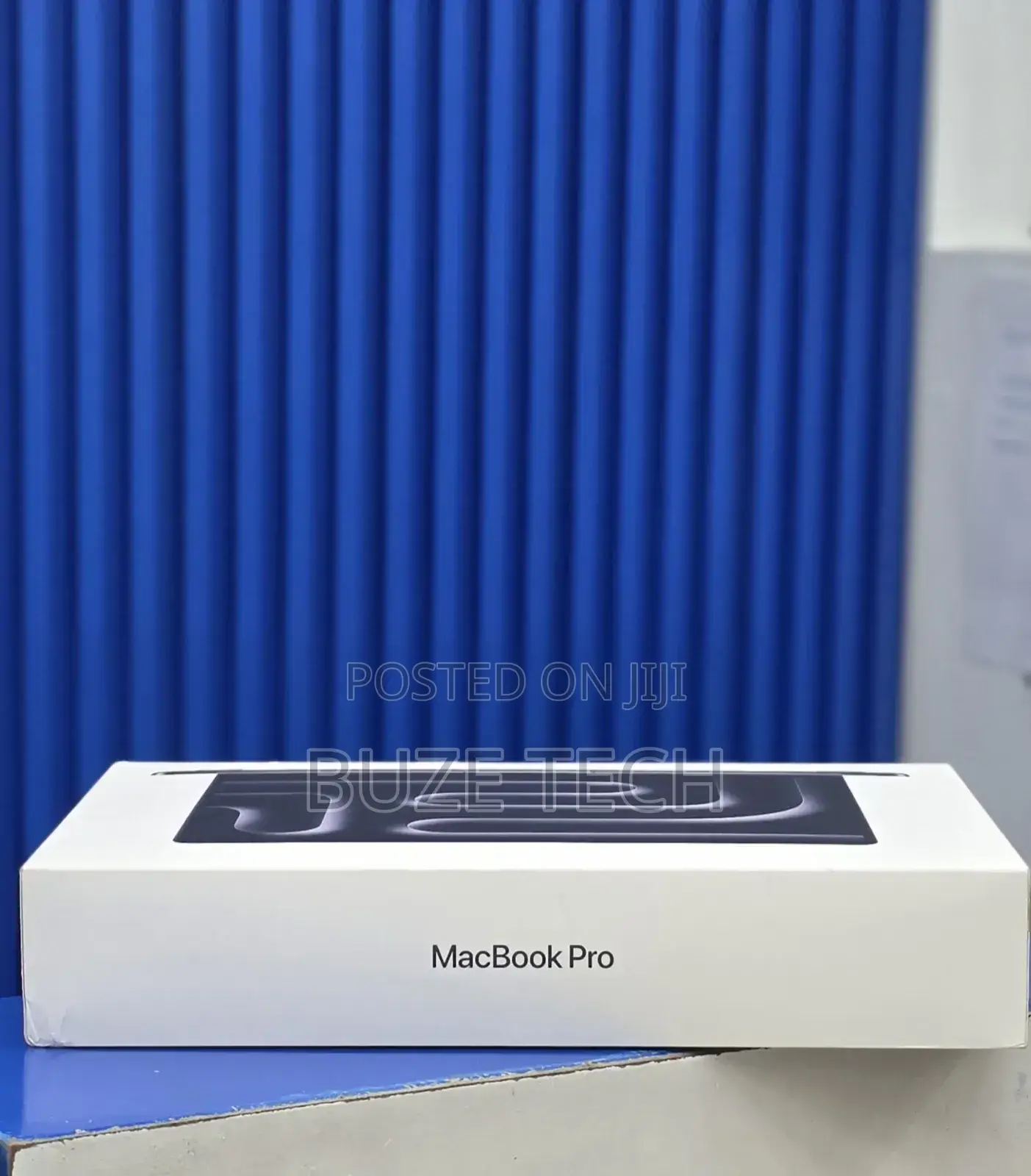New Laptop Apple MacBook Pro 2025 M5 24GB Apple M5 Pro SSD 1T