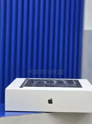 New Laptop Apple MacBook Pro 2025 M5 24GB Apple M5 Pro SSD 1T