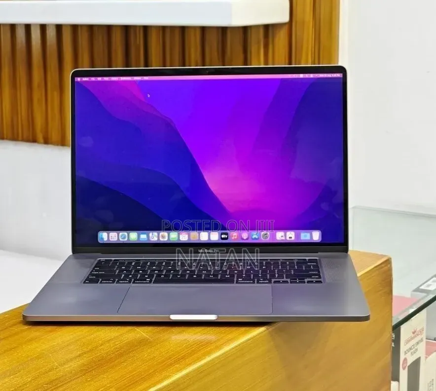 New Laptop Apple MacBook Pro 2018 32GB Intel Core i9 SSD 2T