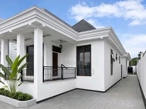 Furnished 3bdrm Villa in Bole for sale