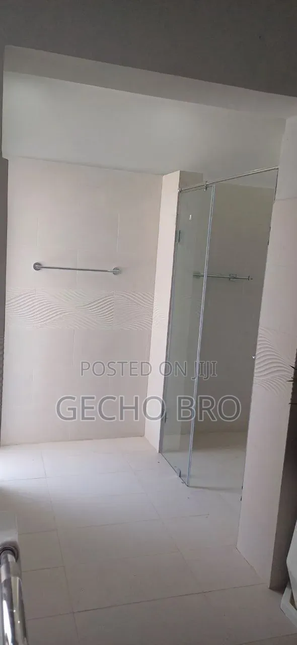 Furnished 3bdrm Villa in Bole for sale